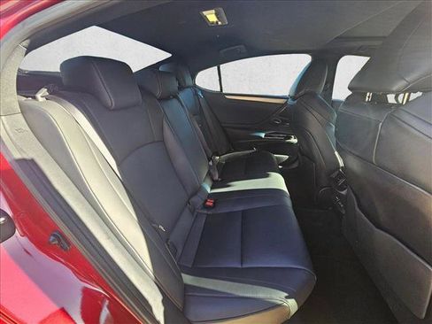 Used 2024 Lexus ES 300h F Sport image 12
