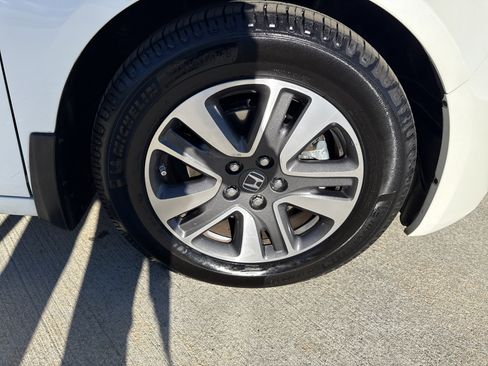 Used 2014 Honda Odyssey Touring Elite image 13