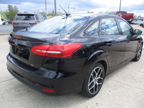 Used 2018 Ford Focus SEL FWD image 6