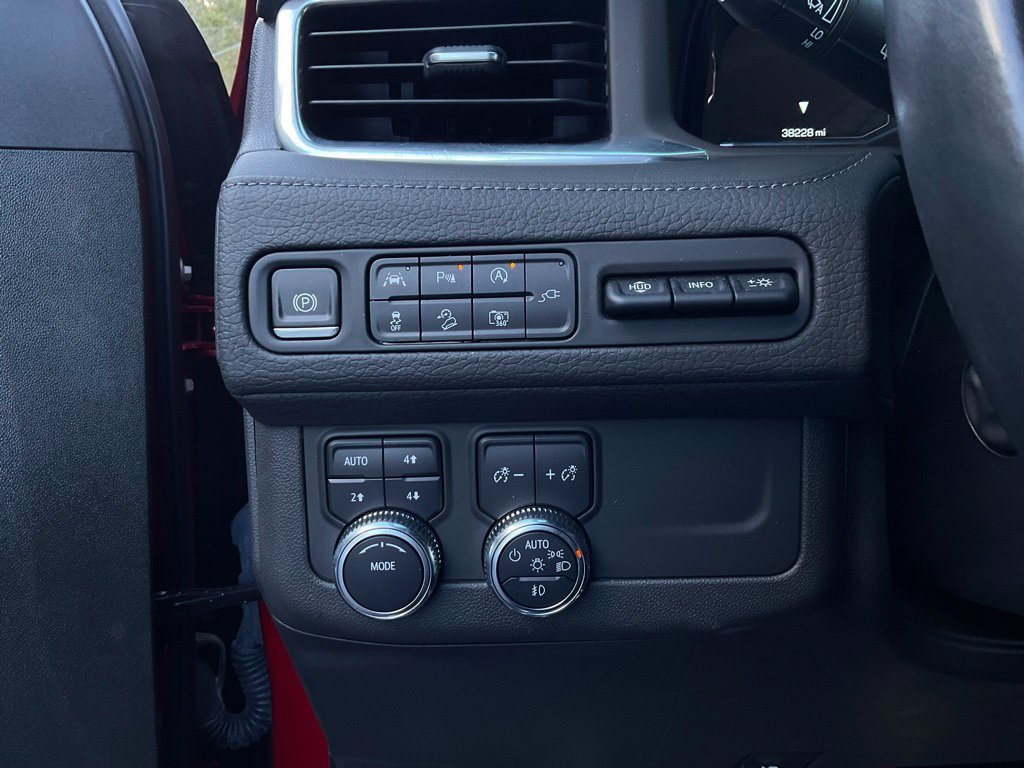 Used 2022 GMC Yukon Denali AWD/4WD image 13