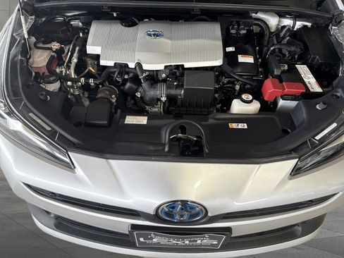 Used 2021 Toyota Prius XLE image 27