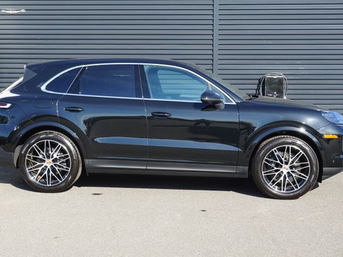 New 2026 Porsche Cayenne AWD/4WD image 9