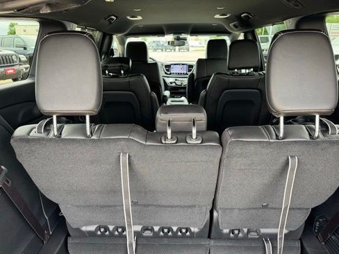 New 2027 Chrysler Pacifica Select FWD image 35