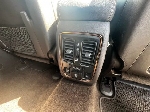 Used 2019 Jeep Grand Cherokee Summit w/ Platinum Series Group AWD/4WD image 13