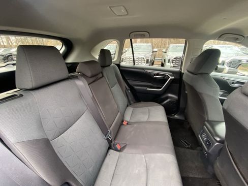 Used 2025 Toyota RAV4 XLE AWD/4WD image 33