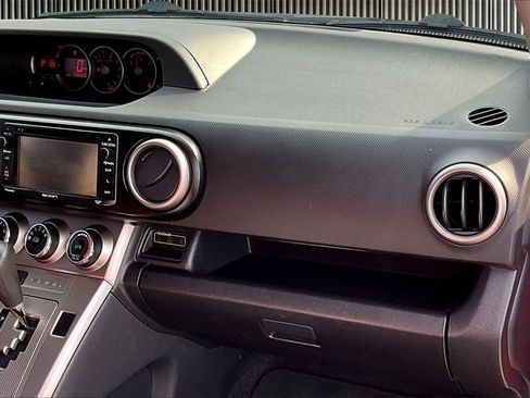 Used 2015 Scion xB image 16