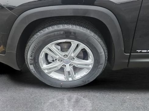 Used 2022 GMC Terrain SLE w/ Driver Convenience Package image 19