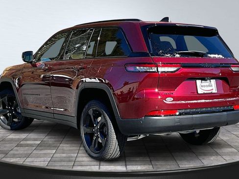 New 2025 Jeep Grand Cherokee Limited image 3