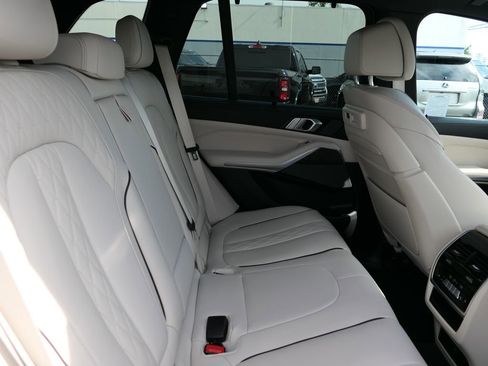 Used 2022 BMW X5 M50i w/ Executive Package image 23