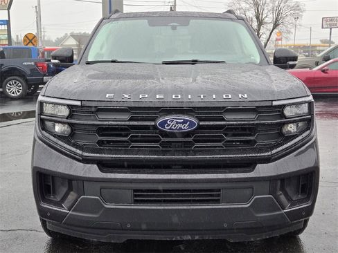 New 2025 Ford Expedition Active image 2