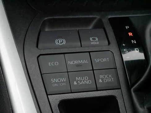 Certified 2024 Toyota RAV4 LE image 27