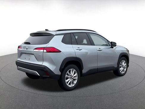 Used 2025 Toyota Corolla Cross LE image 14