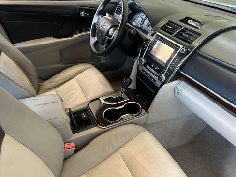 Used 2014 Toyota Camry XLE w/ Leather Package FWD image 16
