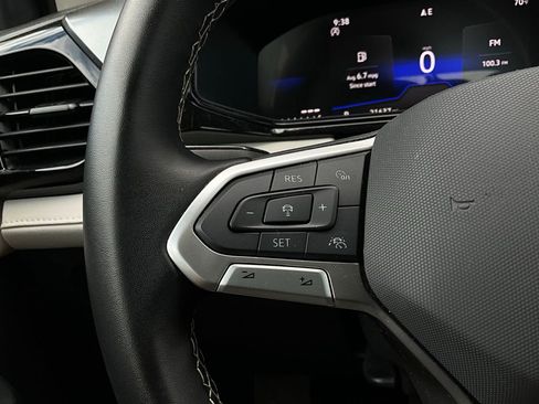 Used 2025 Volkswagen Taos S image 29