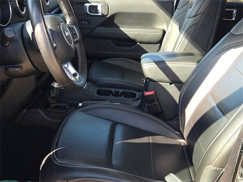 Used 2020 Jeep Gladiator Overland w/ Popular Equipment Package image 19