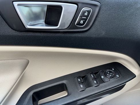 Used 2018 Ford EcoSport SE image 11