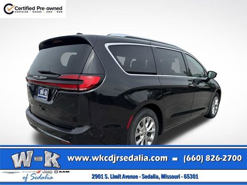 Certified 2021 Chrysler Pacifica Touring-L FWD image 3