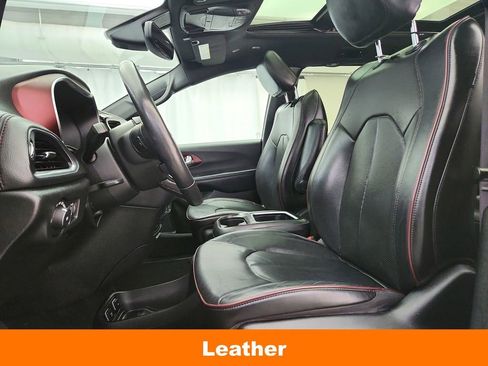 Used 2020 Chrysler Pacifica Limited FWD image 11