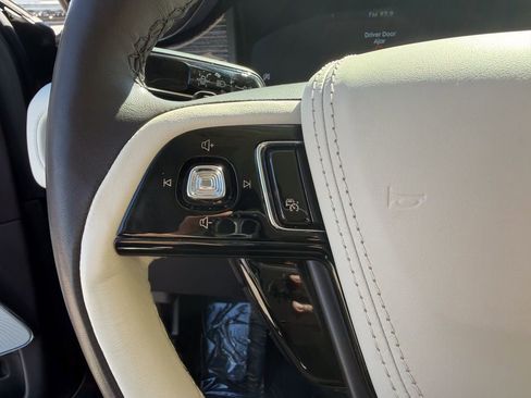 Certified 2023 Lincoln Aviator Black Label image 38