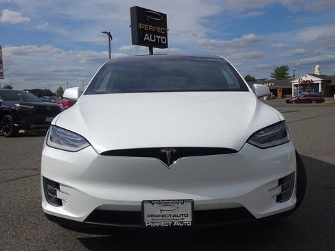 Used 2018 Tesla Model X 75D image 2