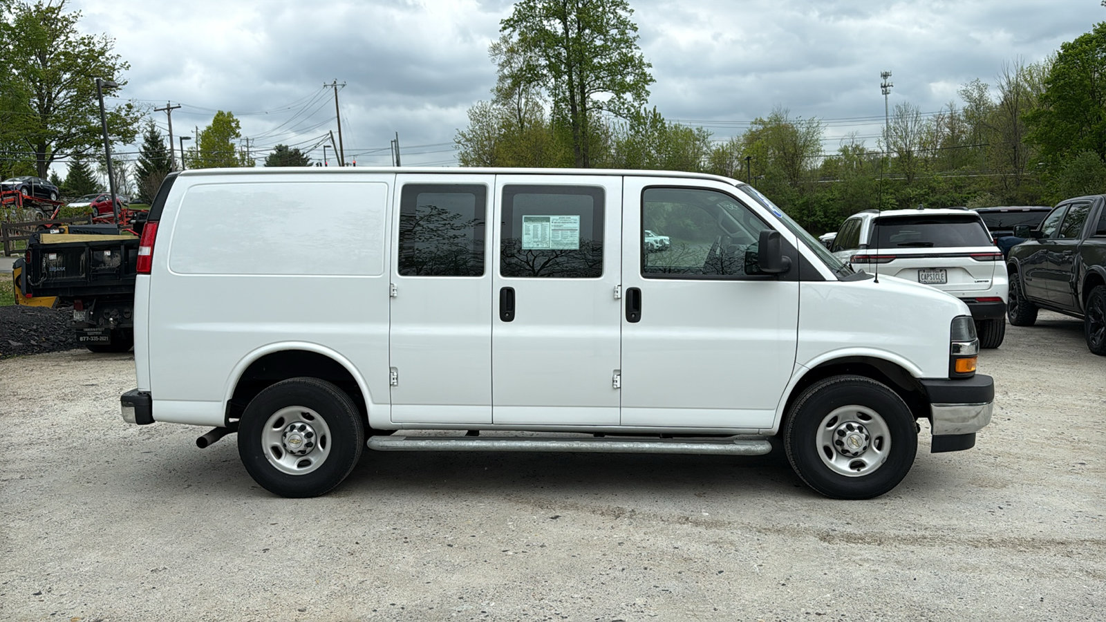Used 2024 Chevrolet Express 2500 w/ Driver Convenience Package RWD image 5