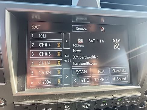 Used 2017 Lexus GX 460 Luxury w/ Preferred Accessory Package AWD/4WD image 3
