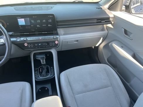 Used 2024 Hyundai Kona SEL AWD/4WD image 17
