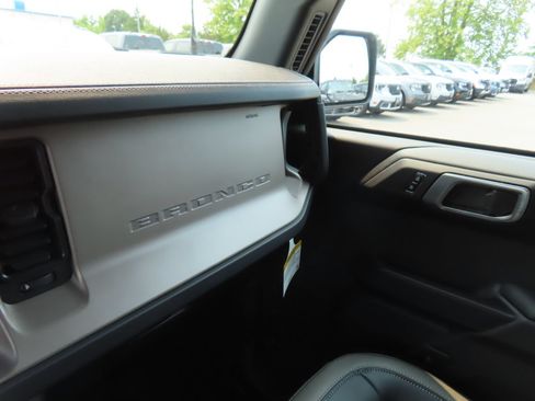 New 2026 Ford Bronco Outer Banks AWD/4WD image 12