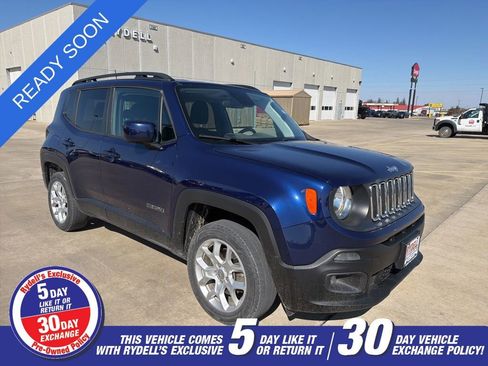 Used 2018 Jeep Renegade Latitude w/ Cold Weather Group image 1