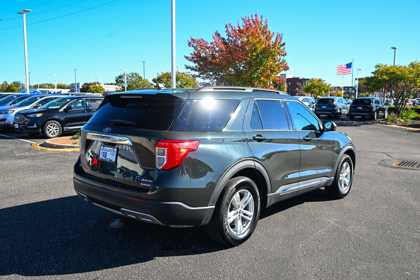 Used 2022 Ford Explorer XLT w/ Equipment Group 202A AWD/4WD image 5