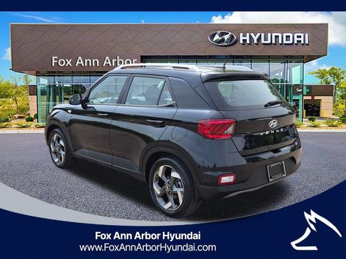 Certified 2023 Hyundai Venue SEL FWD image 3