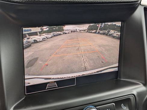 Used 2024 GMC Terrain SLE FWD image 21