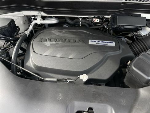 Used 2018 Honda Pilot Touring image 29