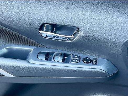 Used 2022 Nissan Kicks SV image 16