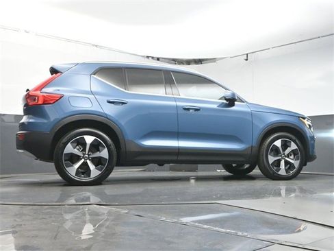 Certified 2024 Volvo XC40 B5 Plus w/ Protection Package Premier image 40