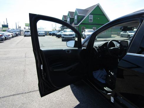 Used 2020 Ford EcoSport Titanium image 10