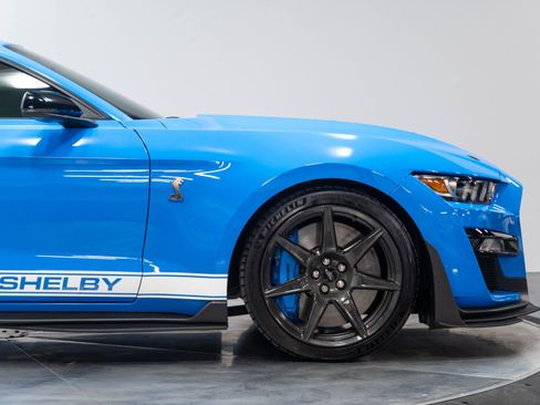 Used 2022 Ford Mustang Shelby GT500 w/ Carbon Fiber Track Pack RWD image 32