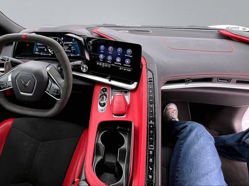Used 2023 Chevrolet Corvette Stingray Preferred Conv w/ Z51 Performance Package RWD image 9