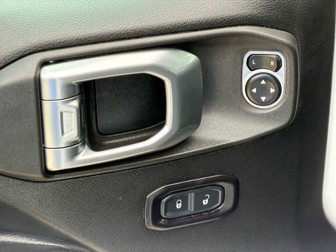 Used 2018 Jeep Wrangler Unlimited Sport S AWD/4WD image 14