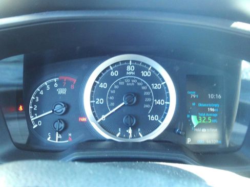 Used 2021 Toyota Corolla LE FWD image 9