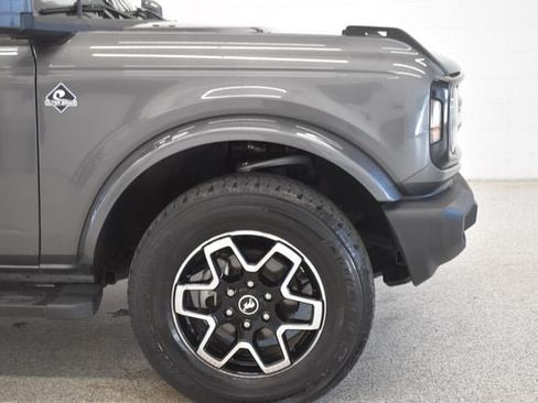 Used 2024 Ford Bronco Outer Banks AWD/4WD image 12
