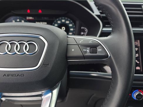 Used 2020 Audi Q3 2.0T Premium Plus image 22