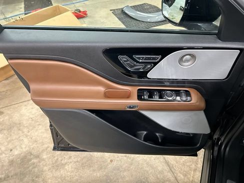 Certified 2023 Lincoln Aviator Reserve w/ Equipment Group 201A AWD/4WD image 13
