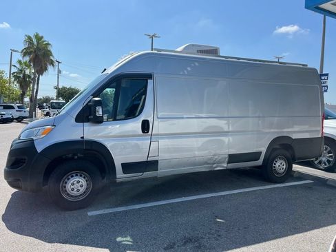 Used 2025 RAM ProMaster 3500 w/ Safety Group FWD image 3