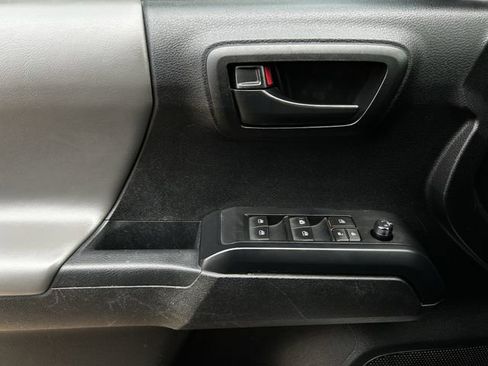 Used 2022 Toyota Tacoma SR w/ SR Convenience Package image 24