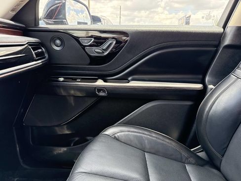 Used 2023 Lincoln Aviator Reserve w/ Equipment Group 201A RWD image 31