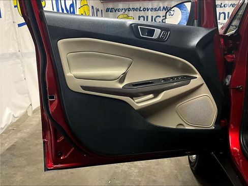 Used 2019 Ford EcoSport SE image 9