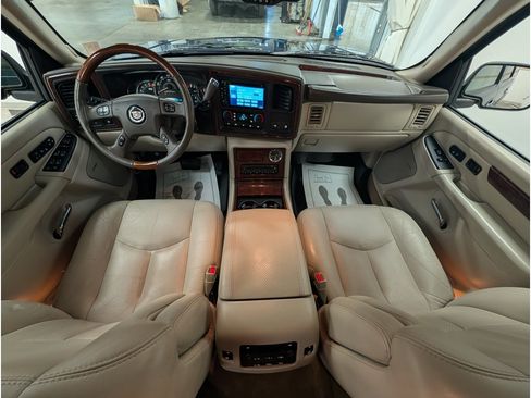 Used 2006 Cadillac Escalade AWD image 9