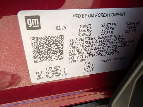 Used 2025 Chevrolet Trax LT FWD image 22