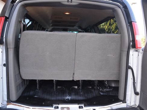 Used 2017 Chevrolet Express 3500 LS image 11